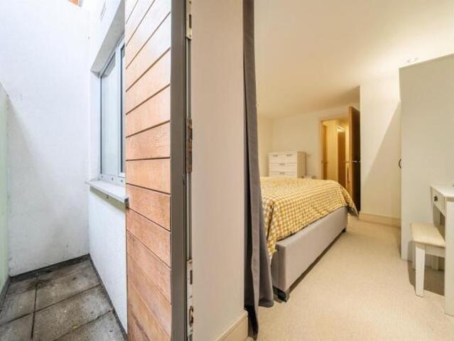 Apartment for sale in Stockwell Park, Greater London