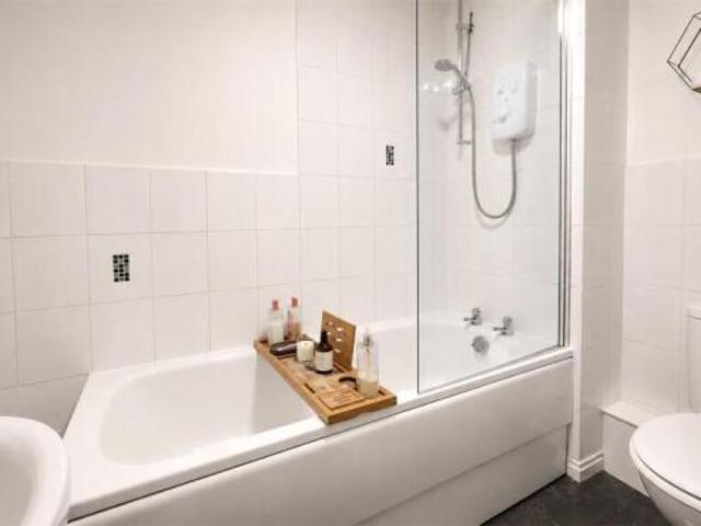 Apartment for sale in Calderstones