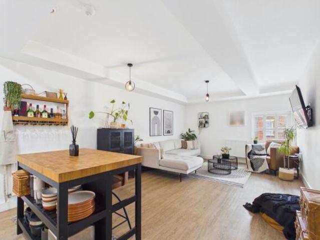 Apartment for sale in Chester, Cheshire West and Chester