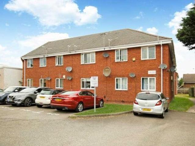 Apartment for sale in Slough