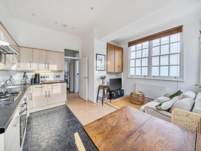 Apartment for sale in Greater London