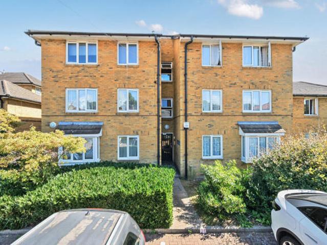 Apartment for sale in London Borough of Lewisham, Ladywell