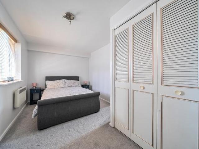 Apartment for sale in Slough