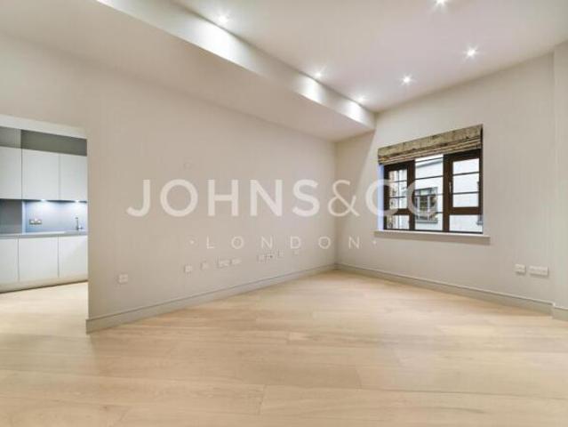 Apartment for sale in Brentford End, Greater London