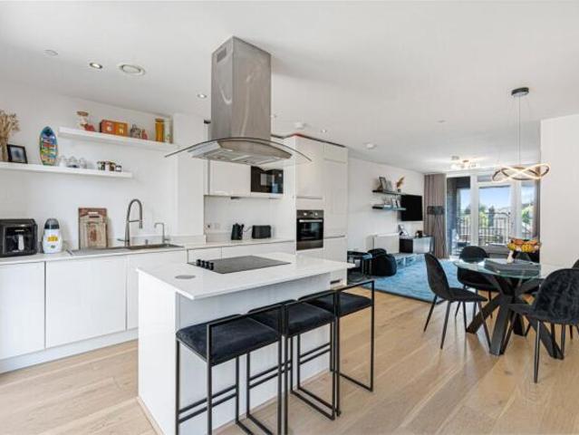 Apartment for sale in North Watford, Hertfordshire