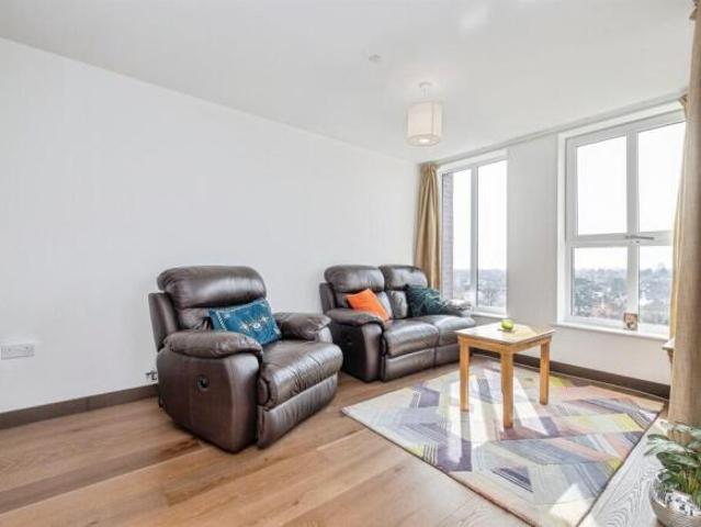 Apartment for sale in Watford, Hertfordshire