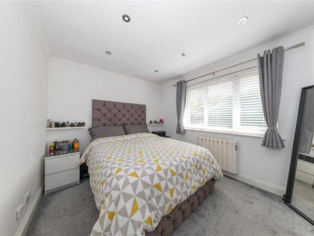 Apartment for sale in Luton, England