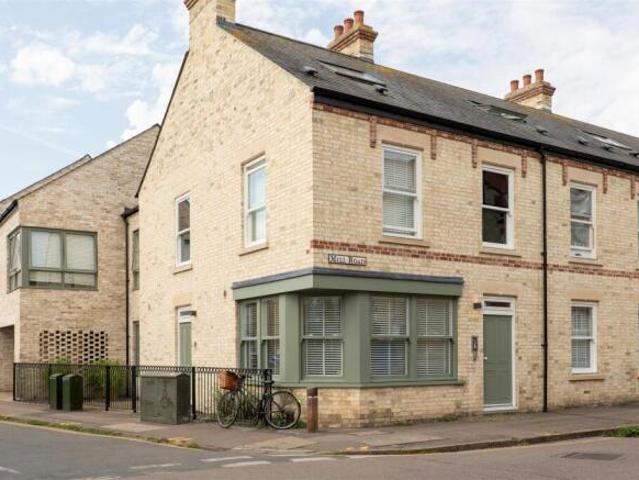 Apartment for sale in Arbury, Cambridgeshire
