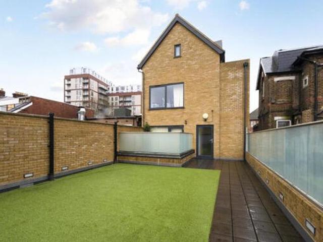 House for sale in New Malden, Greater London
