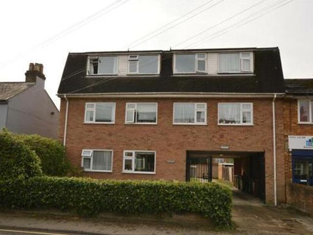 House for sale in Batchworth, Hertfordshire