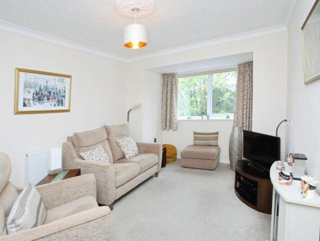 Apartment for sale in Llanishen, Wales