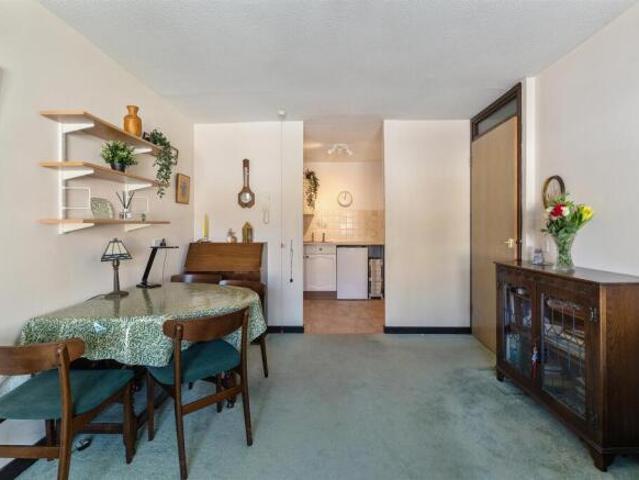 Apartment for sale in Wanstead, Greater London
