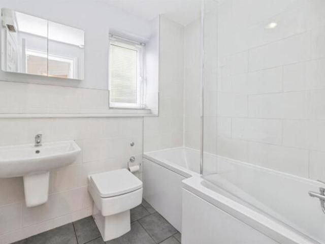 Apartment for sale in North Watford