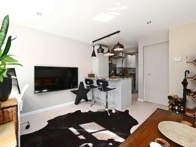 Apartment for sale in Round Hill, Brighton & Hove