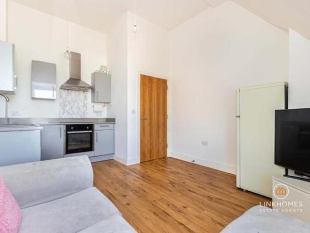 Apartment for sale in Poole