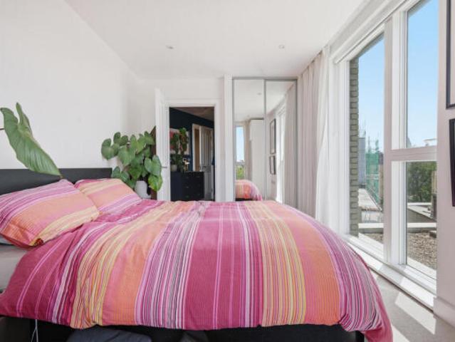 Apartment for sale in Cat Hill, England