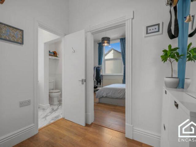Apartment for sale in Olton, West Midlands