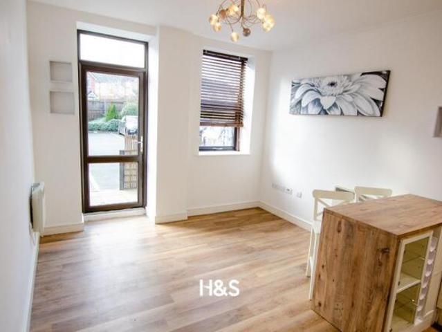 Apartment for sale in Olton, West Midlands