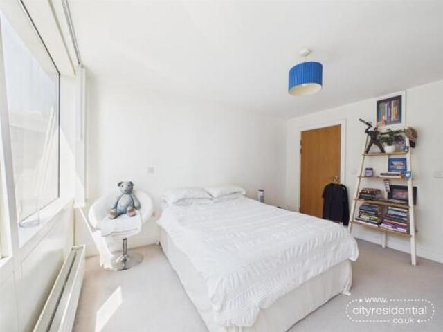 Apartment for sale in Waterfront, Calderstones