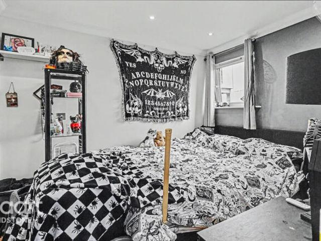 Apartment for sale in Midway, Kent