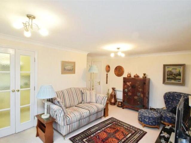 Apartment for sale in Swansea