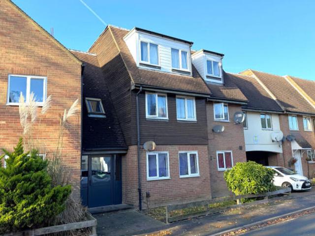 Apartment for sale in Chalvey, Slough