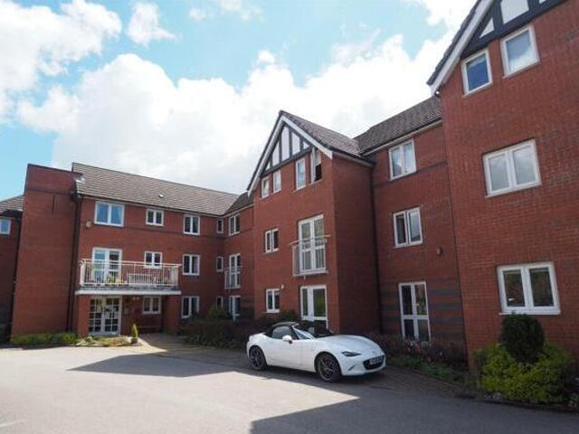 House for sale in Froggatt, East Midlands