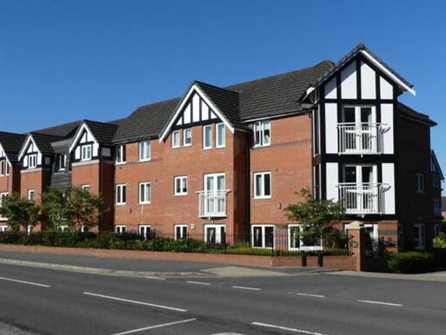 House for sale in Froggatt, East Midlands