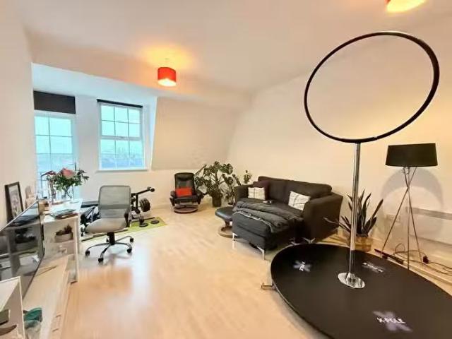 House for sale in Shirley