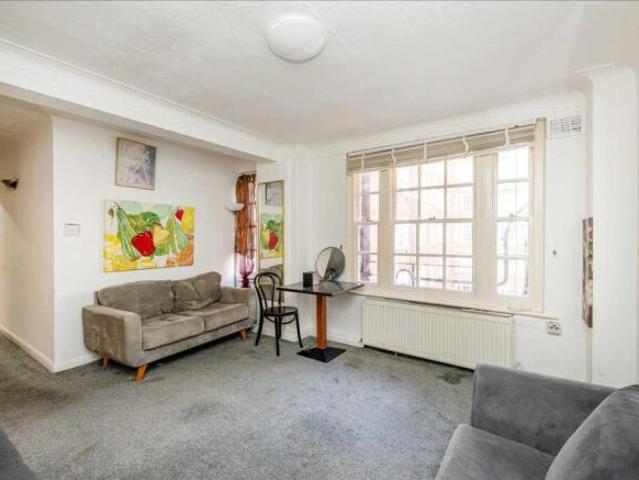 Apartment for sale in Edgware, Greater London