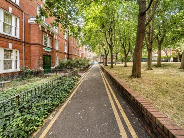 Apartment for sale in London Borough of Islington, Greater London