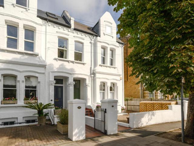 Apartment for sale in Wimbledon, Greater London