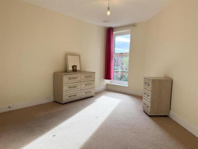 Apartment for sale in Goldthorn Hill, West Midlands