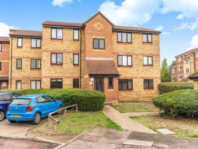 Apartment for sale in Holywell Estate, North Watford