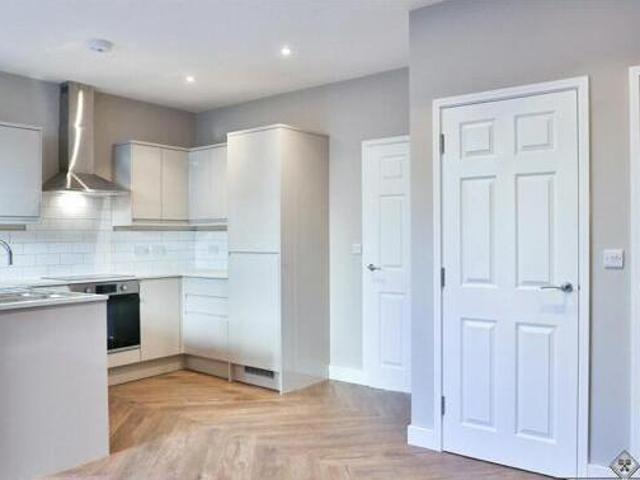 House for sale in Follaton, Strode