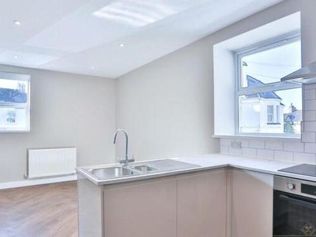 House for sale in Follaton, Strode