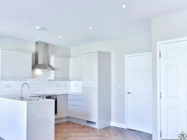 House for sale in Follaton, Strode