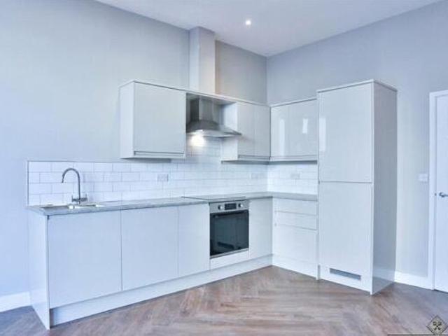 House for sale in Follaton, Strode