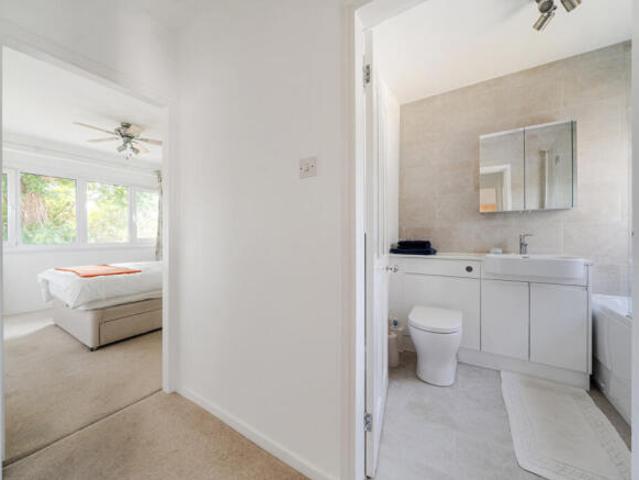 Apartment for sale in Kidbrooke, Greater London