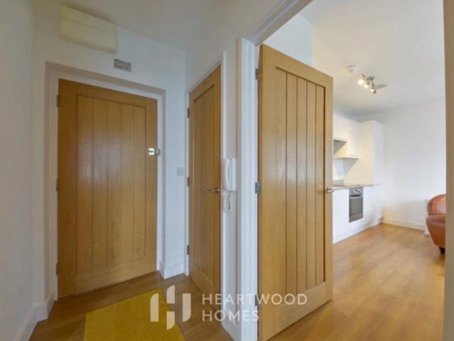 Apartment for sale in Five Acres, Hertfordshire