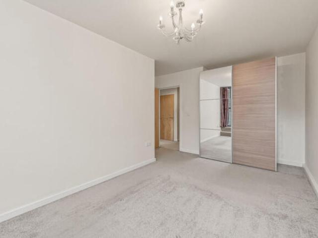 Apartment for sale in Longwood, West Yorkshire