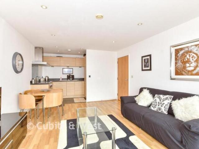 Apartment for sale in Portsmouth, England