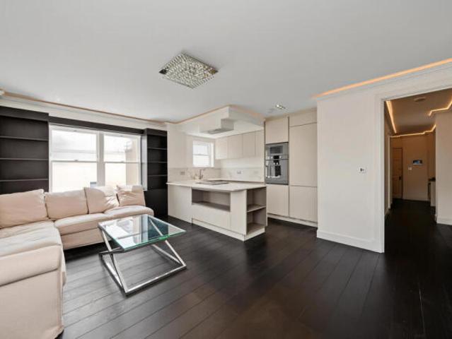 Apartment for sale in South Kensington, Greater London