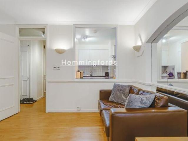 Apartment for sale in Cat Hill, England