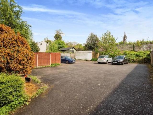 Apartment for sale in Watford, Hertfordshire