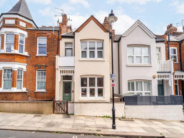 Apartment for sale in Hornsey, Greater London