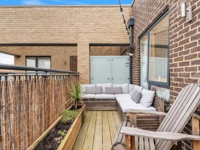 Apartment for sale in London Borough of Lewisham, Blackheath
