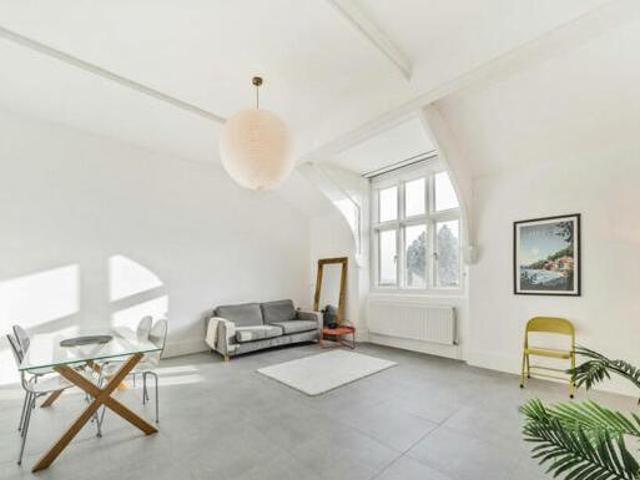 House for sale in Red Hill, Surrey