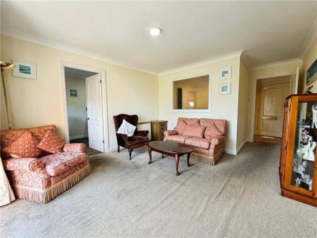 Apartment for sale in Regents Park, Southampton
