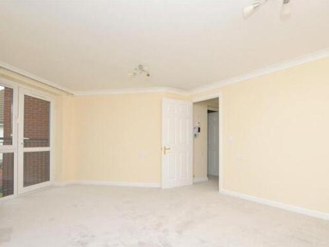 House for sale in Woodhatch, Red Hill